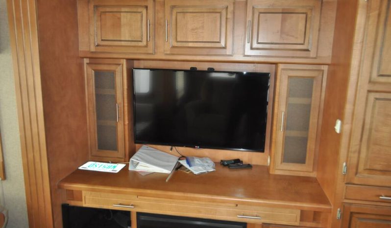
								2014 Excel – Peterson Winslow Motorhome full									