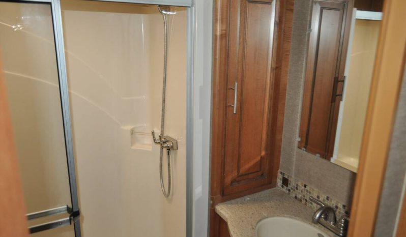 
								2014 Excel – Peterson Winslow Motorhome full									