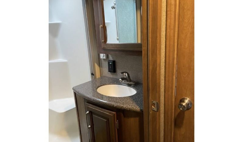 
								2015 Keystone Montana 3790 RD Motorhome full									