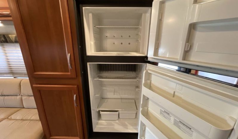 
								2008 Fleetwood Quest 24E full									