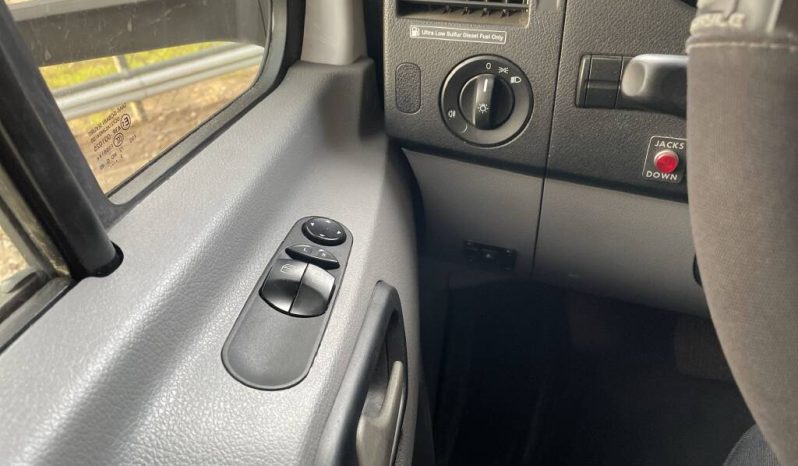 
								2008 Fleetwood Quest 24E full									