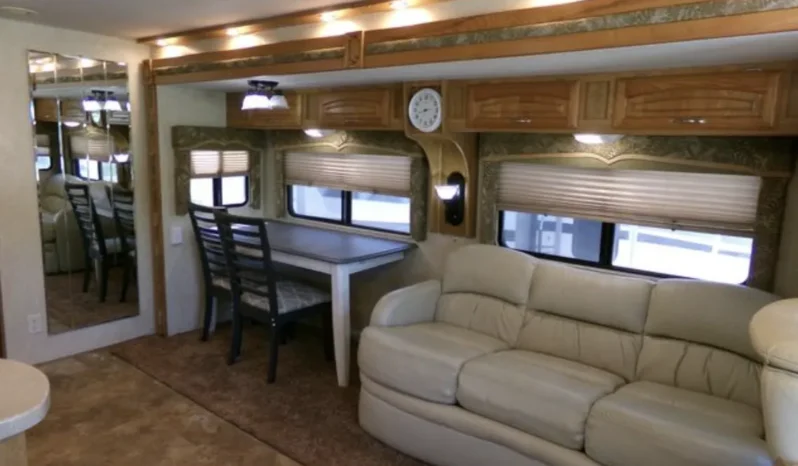 
								2005 Georgie Boy Cruise Master LE full									