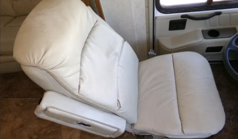 
								2005 Georgie Boy Cruise Master LE full									