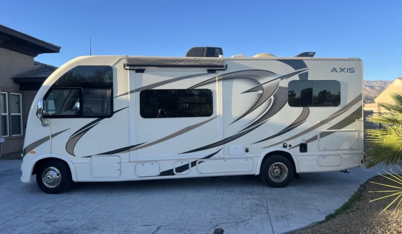 
								2018 Thor Motor Coach Axis 24.1 full									