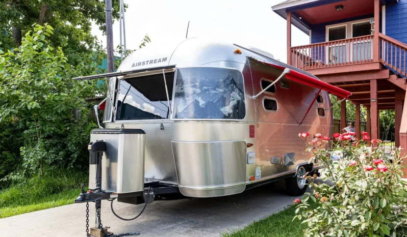 
								2010 Airstream 19CNB Victorinox Edition full									