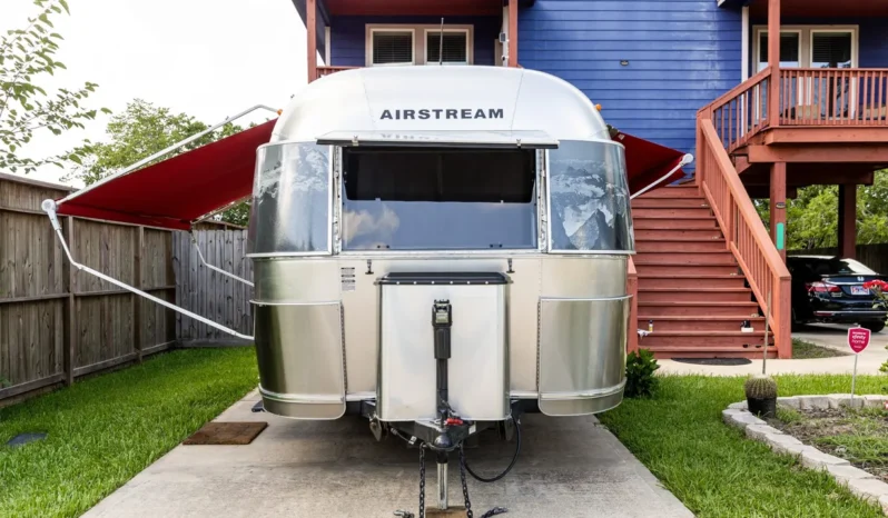 
								2010 Airstream 19CNB Victorinox Edition full									