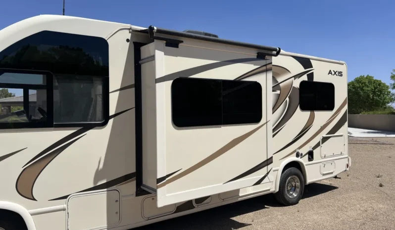 
								2018 Thor Motor Coach Axis 24.1 full									