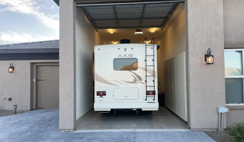 
								2018 Thor Motor Coach Axis 24.1 full									