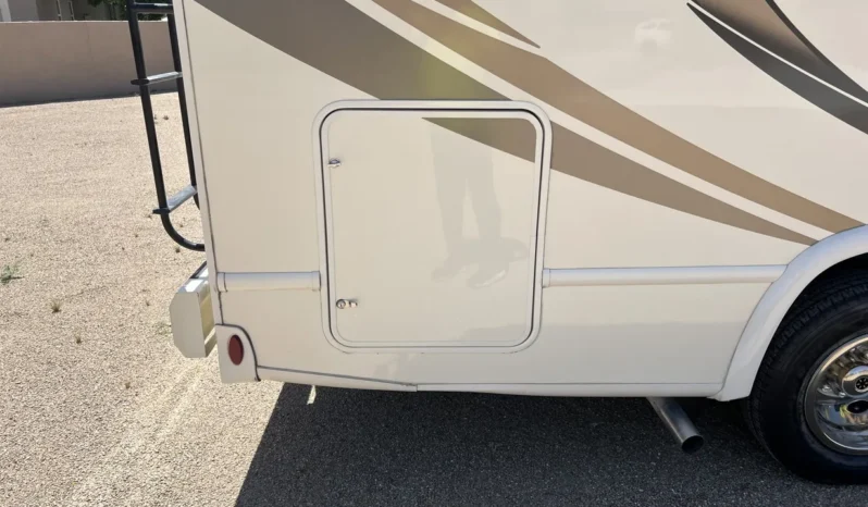 
								2018 Thor Motor Coach Axis 24.1 full									