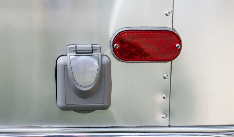 
								2010 Airstream 19CNB Victorinox Edition full									