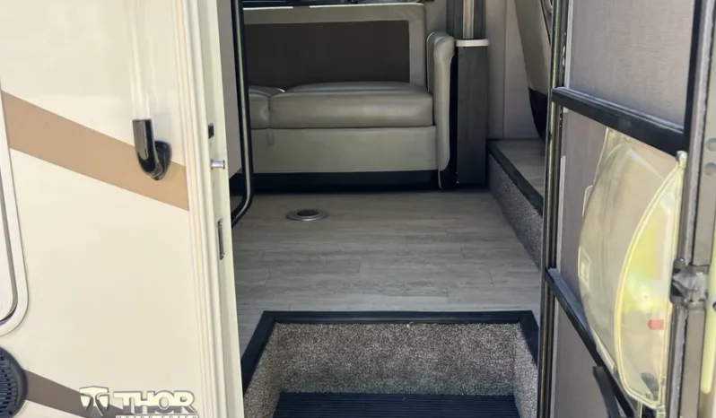 
								2018 Thor Motor Coach Axis 24.1 full									