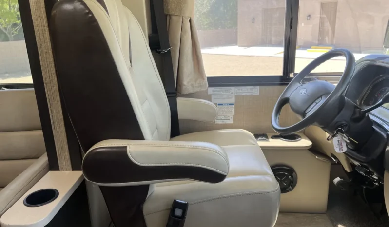 
								2018 Thor Motor Coach Axis 24.1 full									