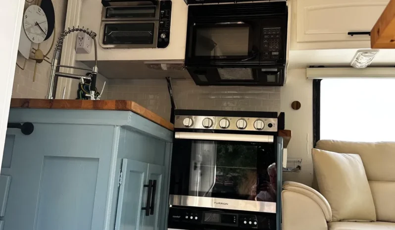 
								2002 Winnebago Itasca Sundancer Motorhome full									