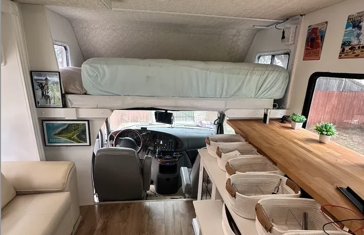 
								2002 Winnebago Itasca Sundancer Motorhome full									