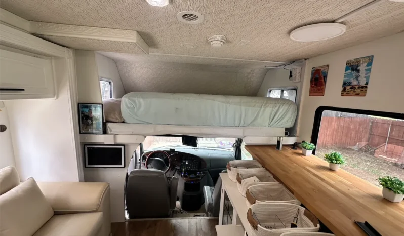 
								2002 Winnebago Itasca Sundancer Motorhome full									