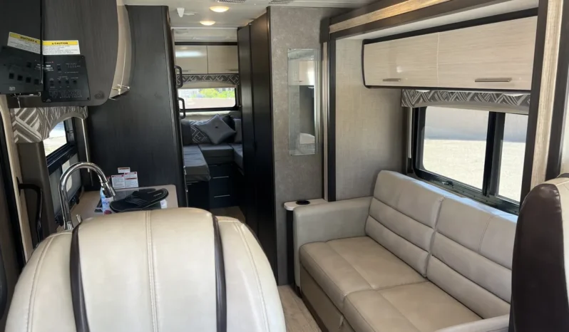 
								2018 Thor Motor Coach Axis 24.1 full									
