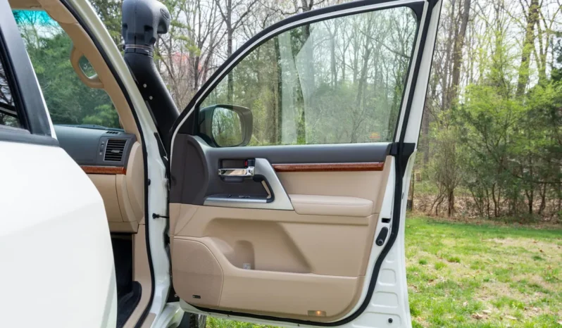 
								2014 Toyota Land Cruiser URJ200 full									
