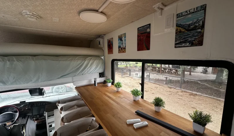 
								2002 Winnebago Itasca Sundancer Motorhome full									