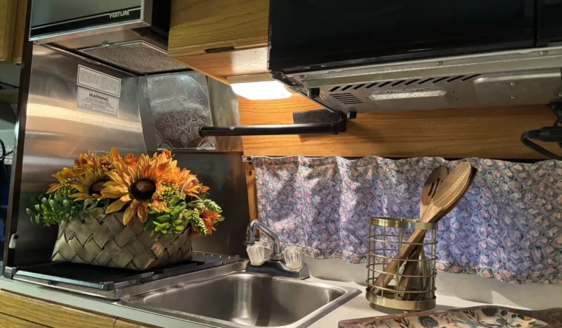 
								1996 Dodge Ram Van B3500 Roadtrek 190 Versatile full									