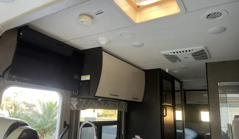 
								2018 Thor Motor Coach Axis 24.1 full									