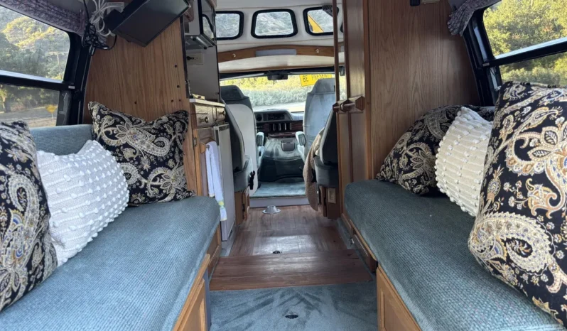
								1996 Dodge Ram Van B3500 Roadtrek 190 Versatile full									