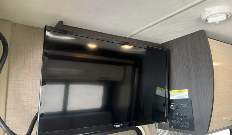 
								2018 Thor Motor Coach Axis 24.1 full									