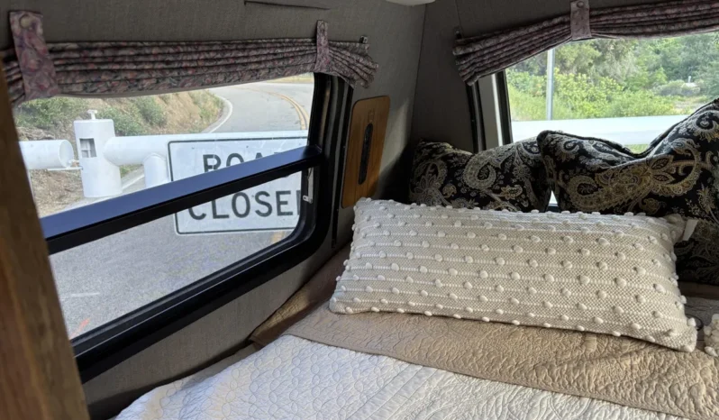 
								1996 Dodge Ram Van B3500 Roadtrek 190 Versatile full									