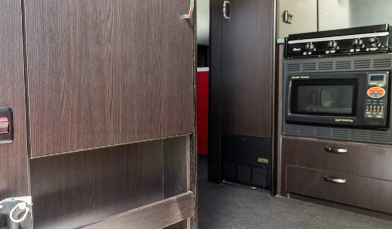 
								2010 Airstream 19CNB Victorinox Edition full									