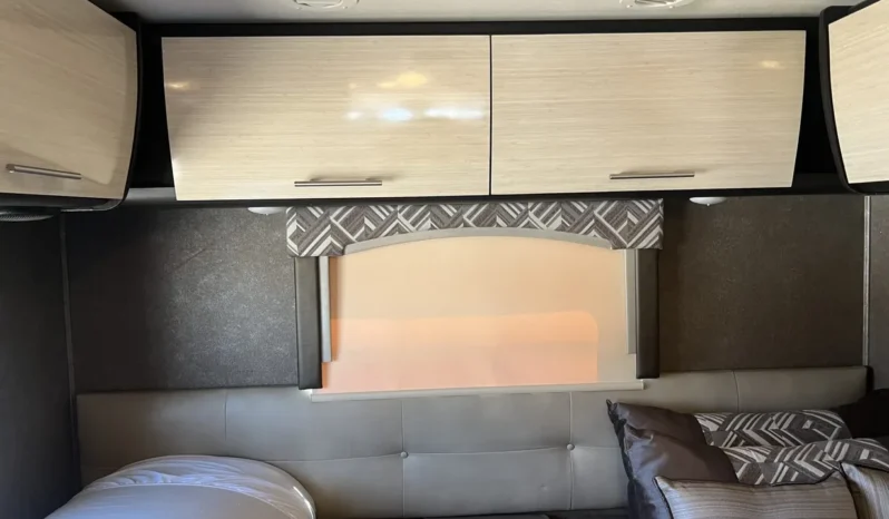 
								2018 Thor Motor Coach Axis 24.1 full									