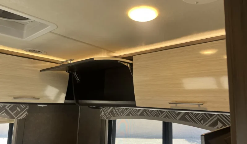 
								2018 Thor Motor Coach Axis 24.1 full									
