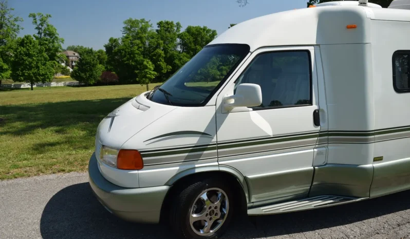 
								2001 Volkswagen EuroVan Winnebago Rialta full									