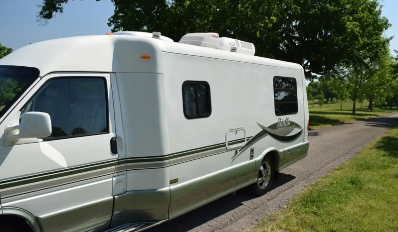 
								2001 Volkswagen EuroVan Winnebago Rialta full									