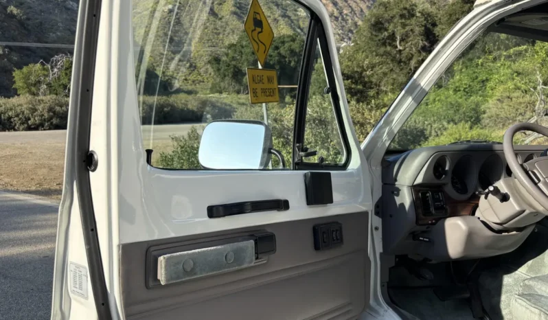 
								1996 Dodge Ram Van B3500 Roadtrek 190 Versatile full									