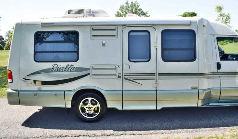 
								2001 Volkswagen EuroVan Winnebago Rialta full									