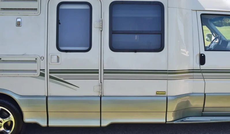 
								2001 Volkswagen EuroVan Winnebago Rialta full									