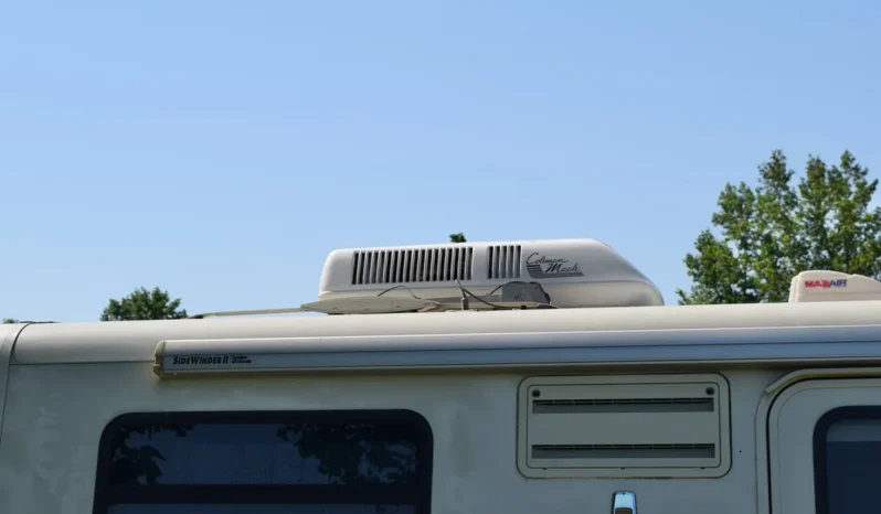 
								2001 Volkswagen EuroVan Winnebago Rialta full									