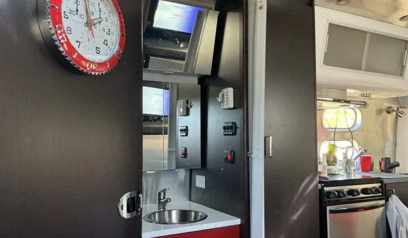 
								2010 Airstream Victorinox Travel Trailer full									