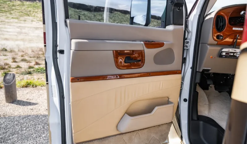 
								2007 Dynamax DynaSport Isata IE35 full									