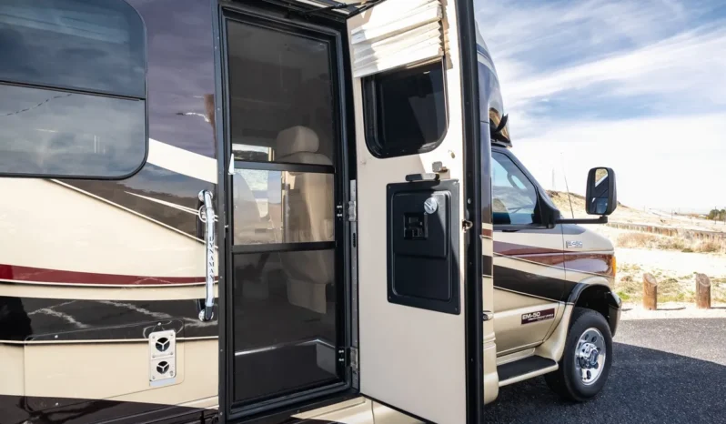 
								2007 Dynamax DynaSport Isata IE35 full									