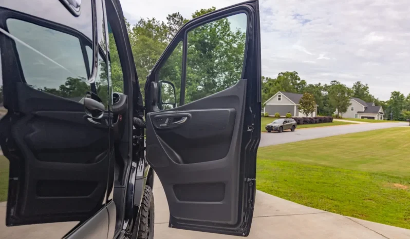 
								2020 Mercedes-Benz Sprinter 2500 full									
