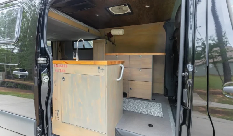 
								2020 Mercedes-Benz Sprinter 2500 full									
