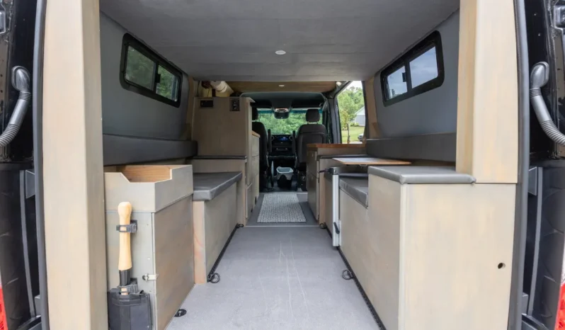 
								2020 Mercedes-Benz Sprinter 2500 full									