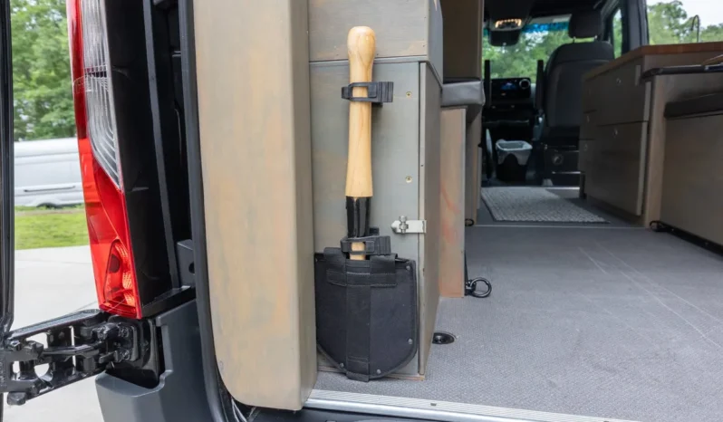 
								2020 Mercedes-Benz Sprinter 2500 full									